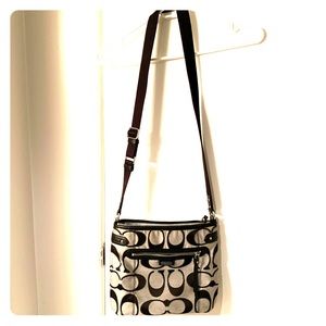 🌫Silver grey and black Coach bag🌫